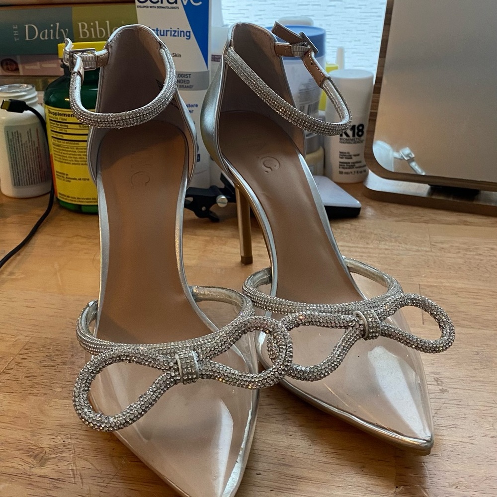 Bow heels WORN ONCE